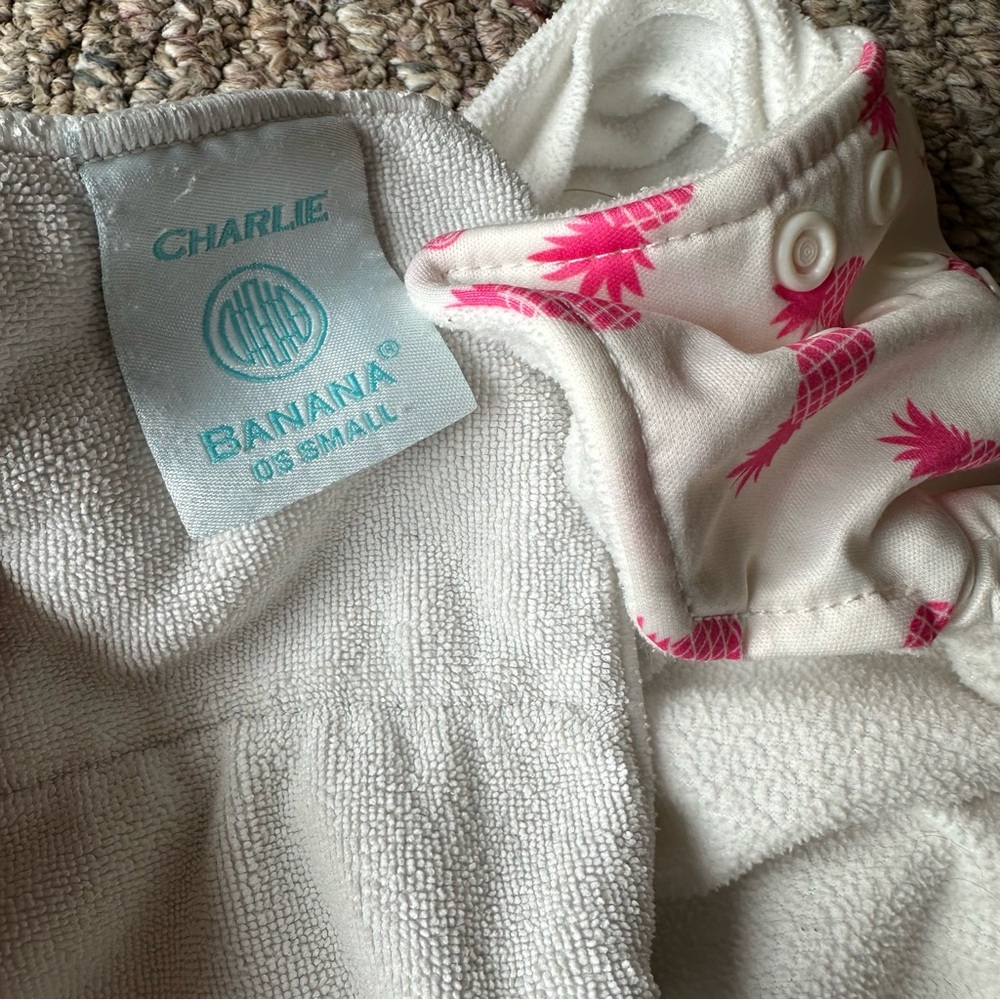 8 Assorted Cloth Diapers - Pink, Blue, Green, Cream - Picture 14 of 14